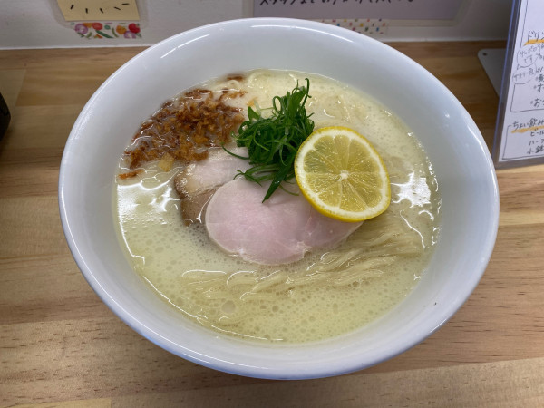 「鶏白湯880円+大盛100円」@ラーメン・ごはん 倉家の写真