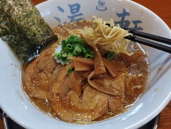 「三とん(すこしこってり)(細麺)(750)」@麺屋 湯や軒の写真