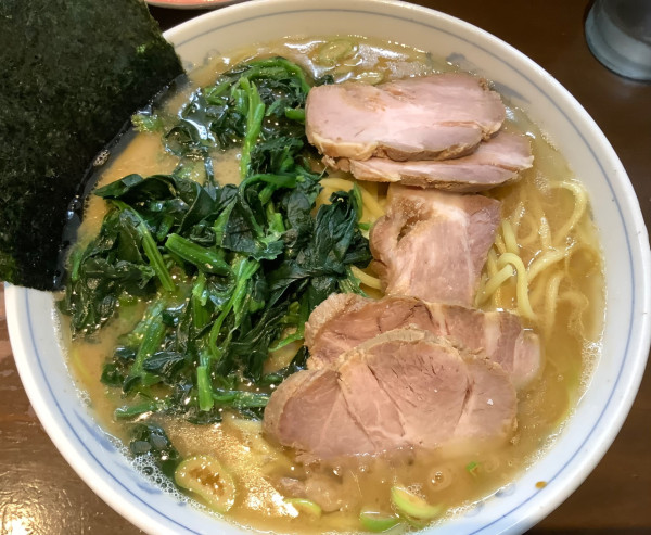 「チャーシュー麺　＋　ほうれん草」@横浜家系ラーメン 中島家の写真