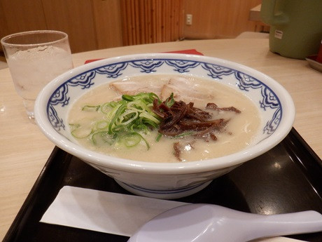 「博多らーめん」@由丸 アトレヴィ大塚店の写真