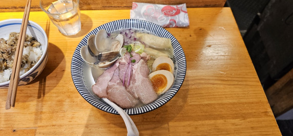 「特製蛤ラーメン」@貝だし麺 きた田の写真