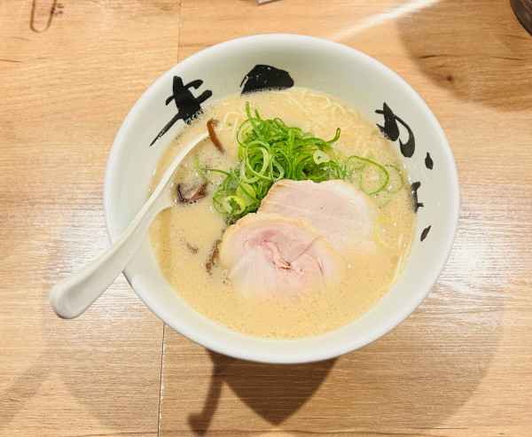 「純とん」@博多純系豚骨らーめん まんかい 福岡空港店の写真