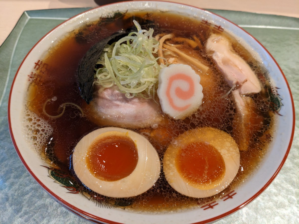 「特製魚介らぁ麺」@らぁ麺 花萌葱の写真