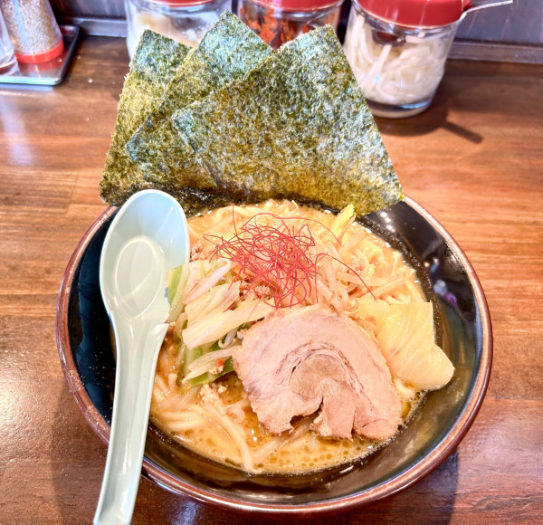 「味噌ラーメン(890¥)」@横濱家系ラーメン たくみ家 つくば店の写真
