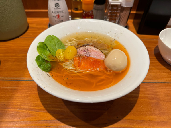 「冷たい銀鮭と貝出汁の塩そば」@麺屋 真心の写真