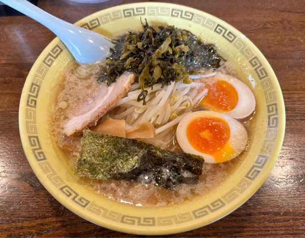 「高菜麺＋味玉」@江川亭 調布店の写真