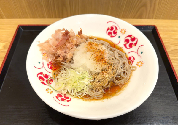 「冷しおろしそば(530円)」@いろり庵きらくそば 人形町店の写真