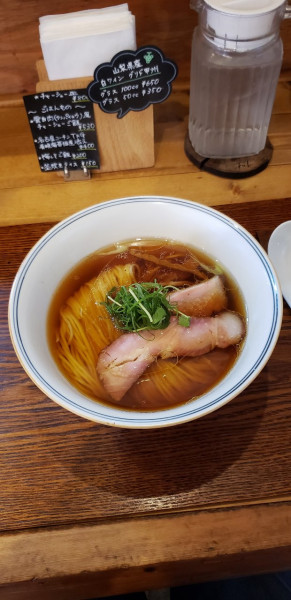 「醤油らぁ麺」@Ramen FeeLの写真