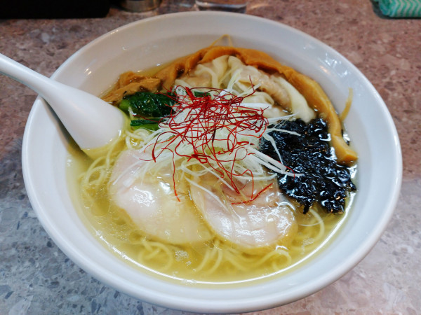 「鶏出汁ワンタン麺（1,200円）」@桜台らぁ麺 美志満の写真