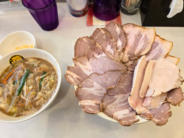 「超肉濃菜つけ麺中盛+生ニンニク+チャーシューサービス2枚」@濃菜麺 井の庄 荻窪店の写真