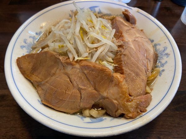 「らーめん 900円 エプロン30円」@らーめん梵's 埼大前本店の写真