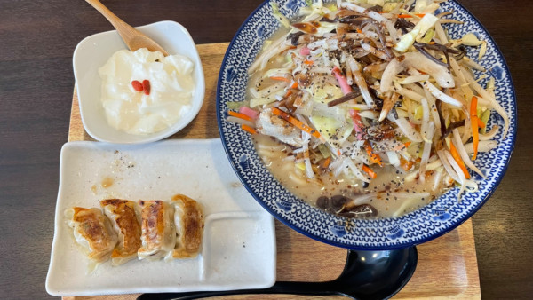 「黒ちゃんぽん野菜増し レディースセット」@じげもんちゃんぽん つくば梅園店の写真