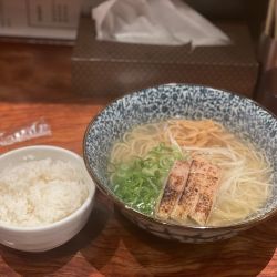 あっさり鶏そば+替玉+ごはん