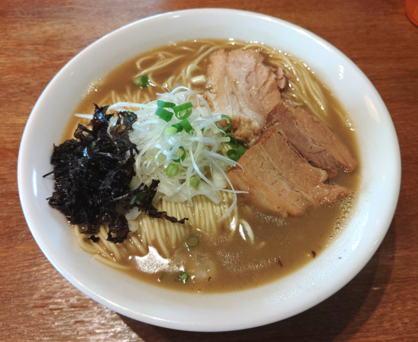 「煮干そば 白醤油 （中） ￥850」@中村屋総本山の写真