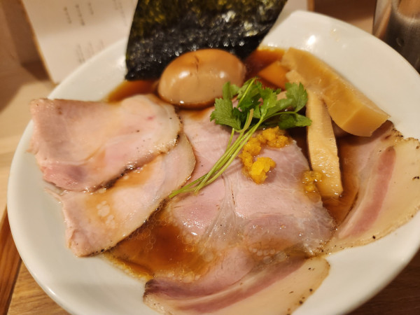 「特製地鶏醤油ラーメン」@なにわ麺次郎の写真