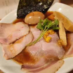 特製地鶏醤油ラーメン