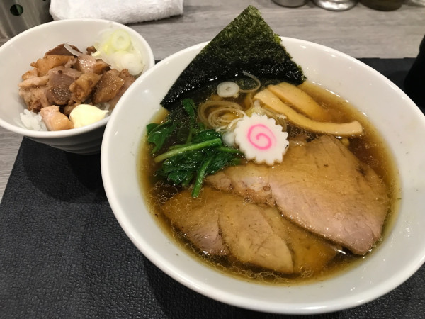 「醤油らぁめん＋チャーシューごはん」@手打ち 蓮の写真