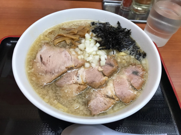 「背脂煮干」@肉煮干中華そば 鈴木ラーメン店の写真