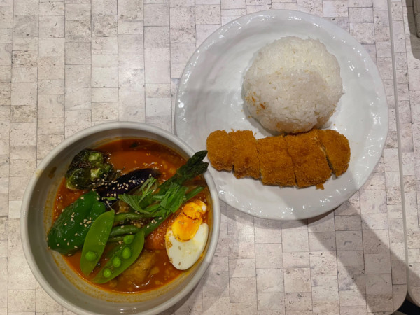 「【季節限定メニュー】マグロのマスタードカツスープカレー」@SHANTi 原宿店の写真