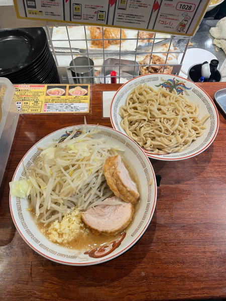 「小ラーメン(900円)ニンニク+つけ麺変更(100円)」@豚山 関内店の写真