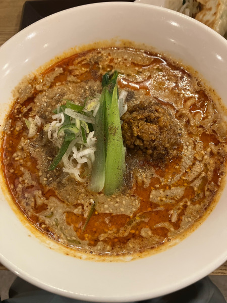 「麻辣担々麺　900円」@ぎょうざの萬代の写真