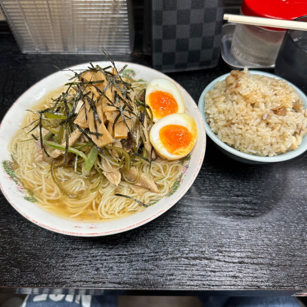 「煮卵入り冷やしそば　バター肉ご飯小　¥1,300くらい」@中華そば みずさわ屋の写真