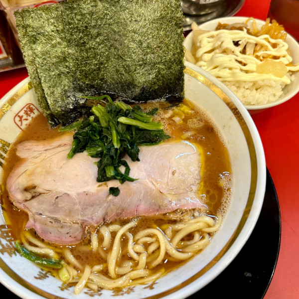 「ラーメン（並・柔らかめ）＋ライス食べ放題」@大輝家直系 麺屋 旭の写真