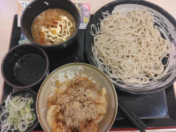 「ミニ野菜かきあげ丼セット630円、クーポンカレールー」@ゆで太郎 池袋2丁目店の写真