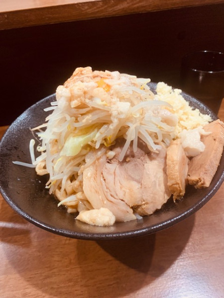 「まぜそば（小）1000円」@麺処 はっぴ～の写真