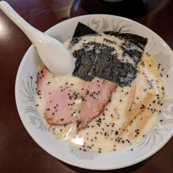 とんこつ塩ラーメン