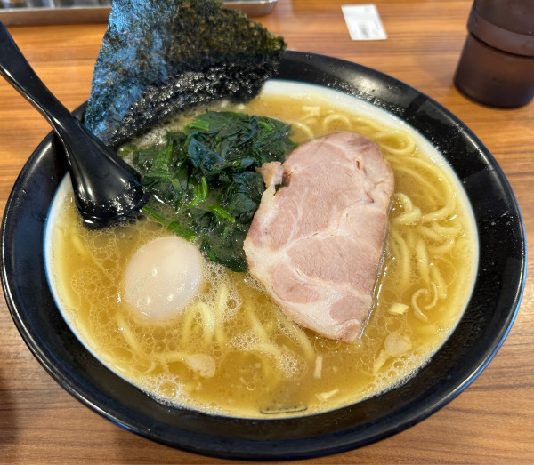 「太麺＋半熟味玉＋替玉＋ライス」@百麺 世田谷店の写真