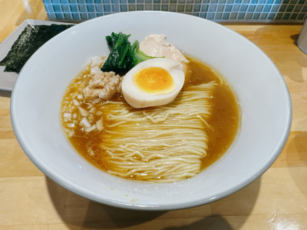 「鶏醤油そば」@猫と月の写真