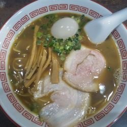 あっさり中華そば（味玉付き）