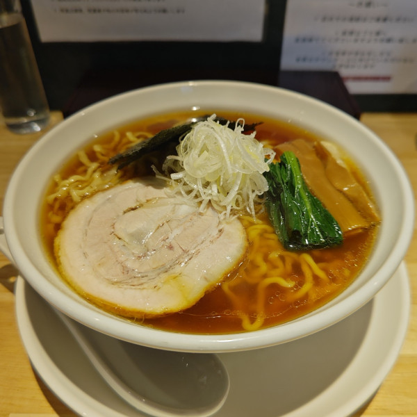 「手揉み中華そば  醤油（麺増し）」@麦処 八と丁の写真