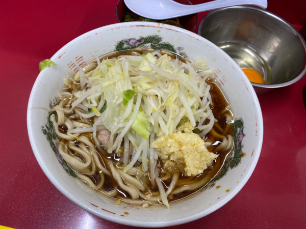 「麺半分　豚一枚」@ラーメン二郎 越谷店の写真