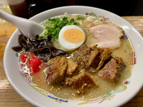 「博多ラーメン TP太肉」@熊本らーめん 育元の写真