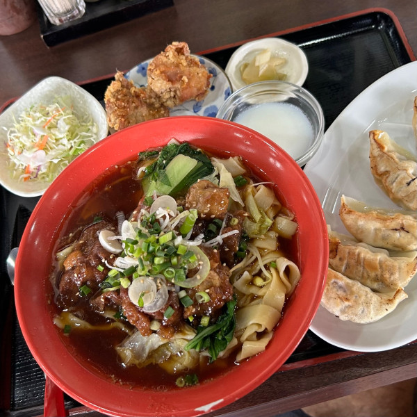 「【日替ランチ6】豚角煮刀削麺+餃子+唐揚げ」@中国家庭料理 香福園の写真