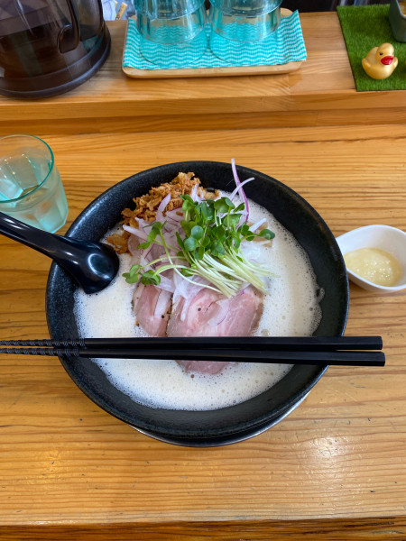 「鶏泡塩大盛ニンニクトッピング」@鶏泡そば 草戸ベースの写真