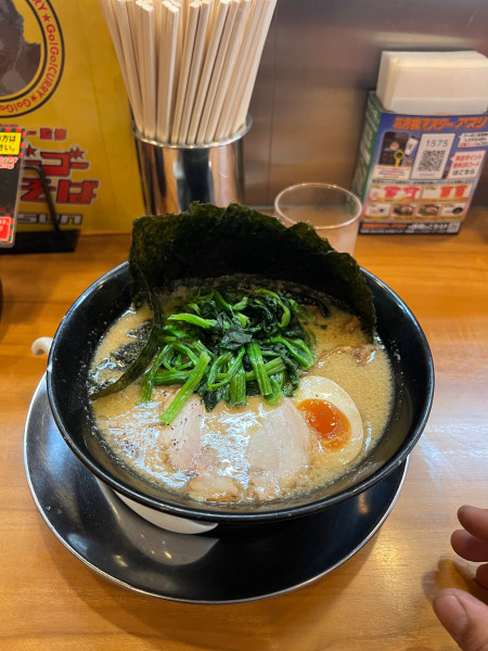 「嵐げんこつラーメン　ほうれん草　海苔」@らぁめん花月嵐 草加バイパス店の写真