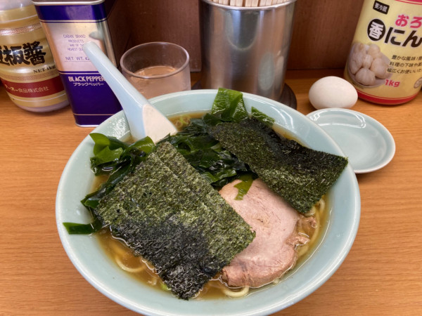 「ワカメラーメン（中）+ゆで玉子」@なかむら屋の写真