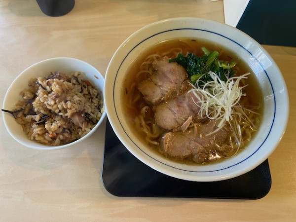 「醤油ラーメン・炊き込み飯・手作りプリン」@食堂 ニッコロガシの写真
