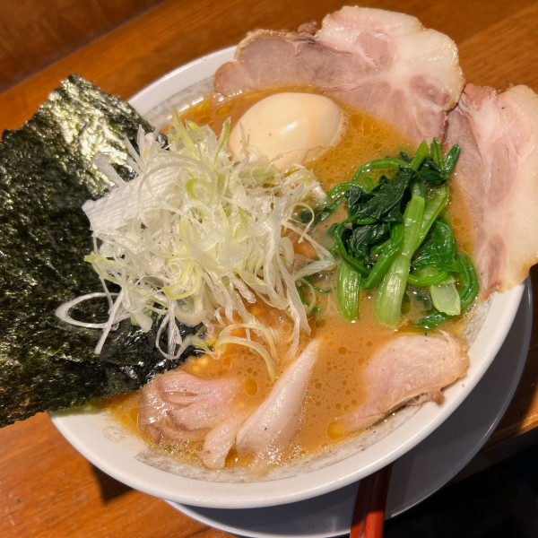 「特製ラーメン並＋煮豚」@麺家 龍～Ryo～の写真