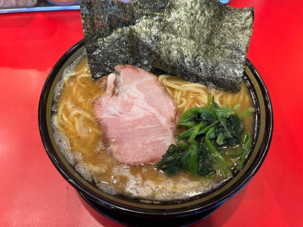 「ラーメン（麺大盛り2玉）」@家系ラーメン 王道乃印 柏店の写真