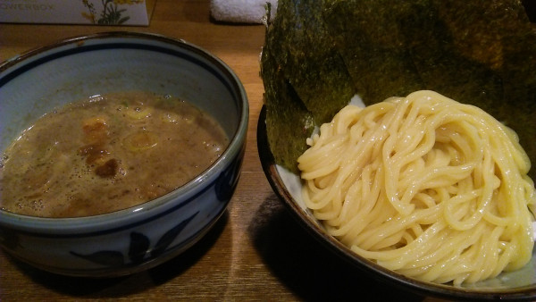 「濃厚煮干しつけ麺 880円＋海苔増し 120円」@鼈の写真