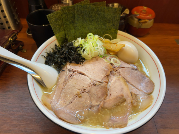 「丸得ラーメン大盛¥1380」@拉麺 梅太郎の写真
