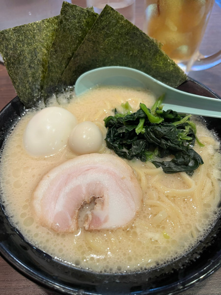 「味玉塩ラーメン」@横浜家系ラーメン 百家の写真