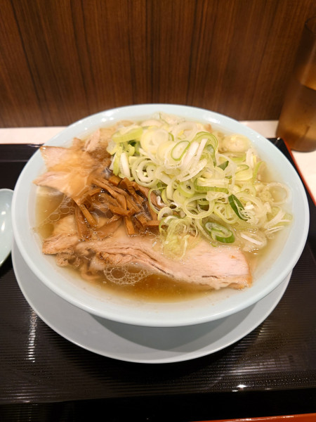 「ネギ中華そば」@新橋ニューともちんラーメン 川崎駅前店の写真