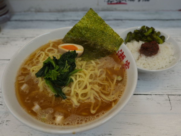 「朝ラー 大 麺硬め＋油多め＋サービスライス」@二代目 谷瀬家の写真