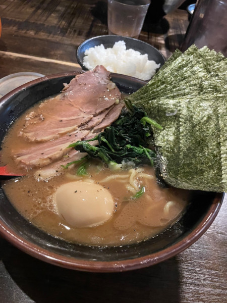 「全のせラーメン」@横浜家系らーめん 英の写真