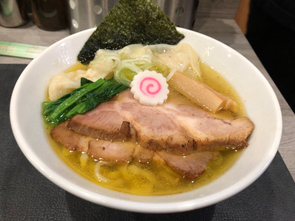 「しお海老ワンタン麺」@手打ち 蓮の写真